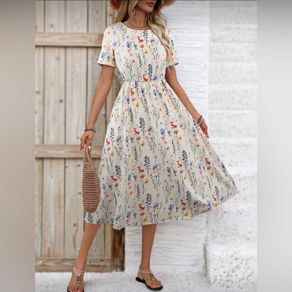 BUNDLE Floral Print Midi Dress